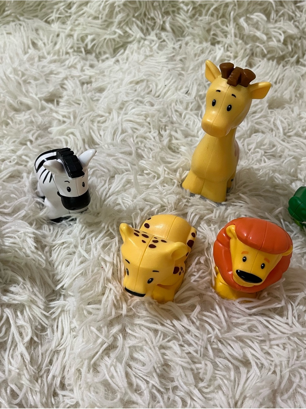 Little People Yellow Safari Animal Toy Pack - Giraffe, Lion, Cheetah, Zebra